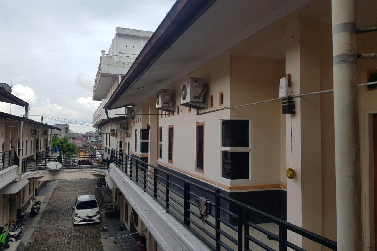 Oyo 91647 Sanina Residence Пематансиантар Екстериор снимка