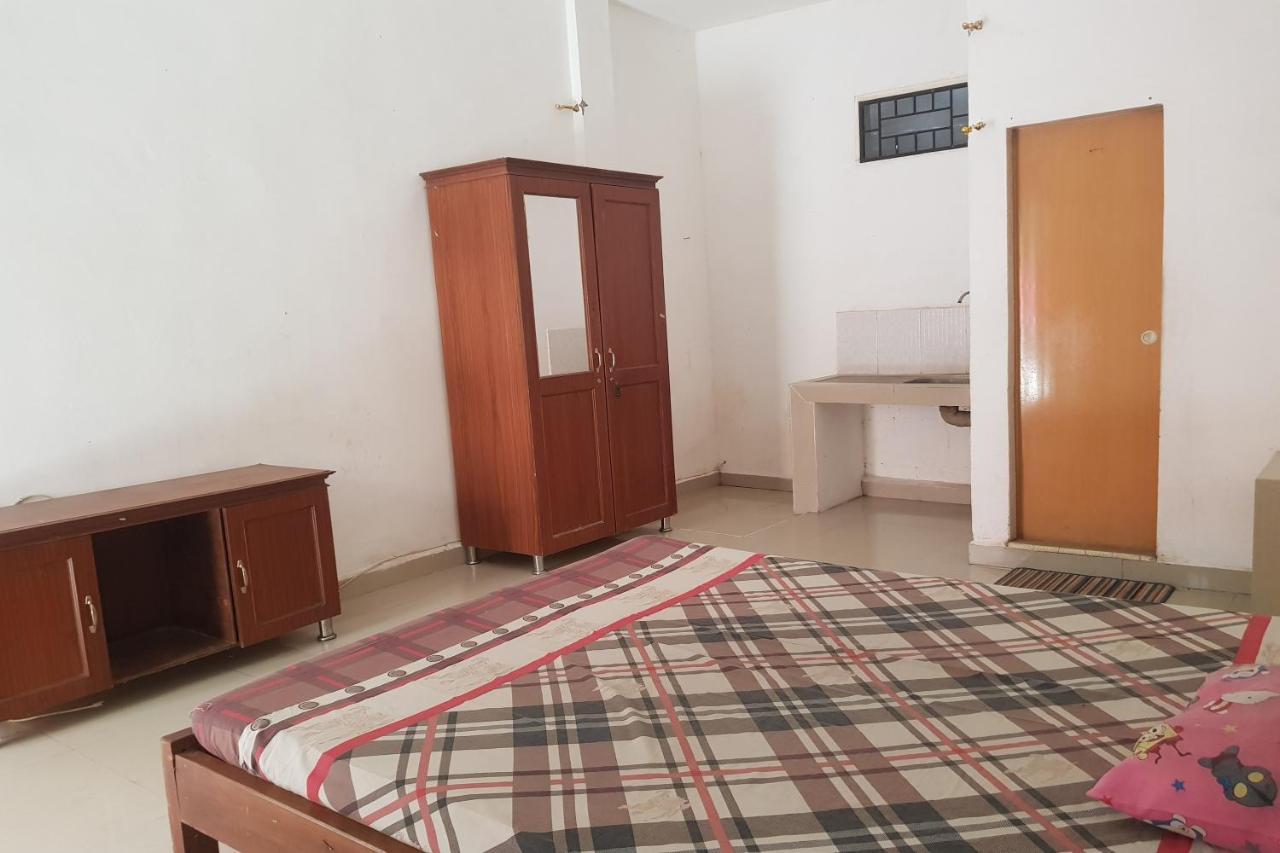 Oyo 91647 Sanina Residence Пематансиантар Екстериор снимка